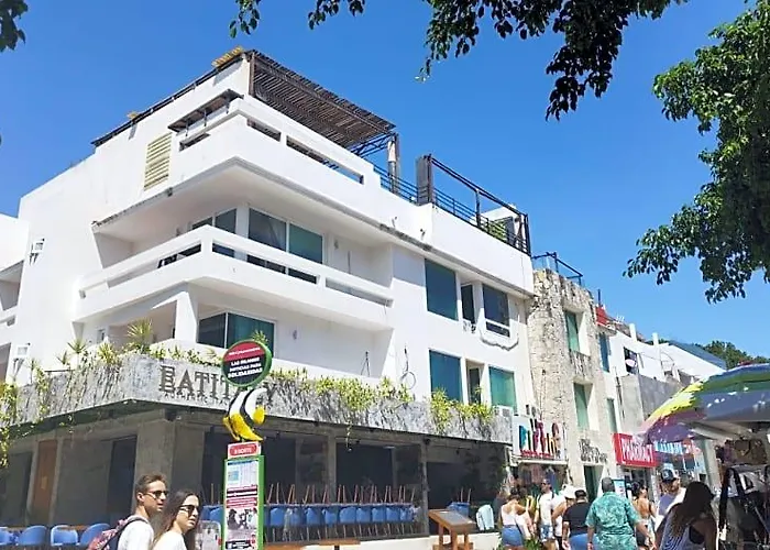 The Blvd Hotel, Hotel