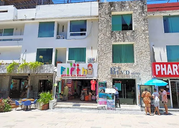 The Blvd Hotel, Hotel 3*